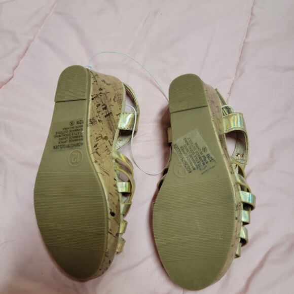 Girls 12 Jellypop Gold Holographic Wedge Sandals - Picture 3 of 4